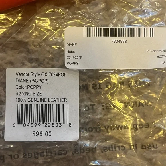 HOBO Shiny Red Clutch - Picture 5 of 8